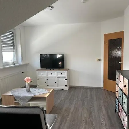 6 In Hilter Apartment *